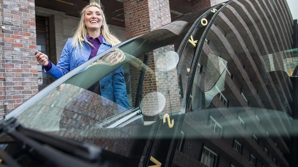 Glueckliche-Beziehung-auf-Zeit-Fuer-manche-kann-ein-Auto-Abo-anstelle-eines-Kaufs-Sinn-ergeben