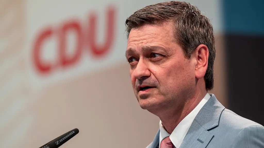 Christian-Baldauf-CDU-spricht-vor-der-Wahl-beim-Landesparteitag-in-Wittlich