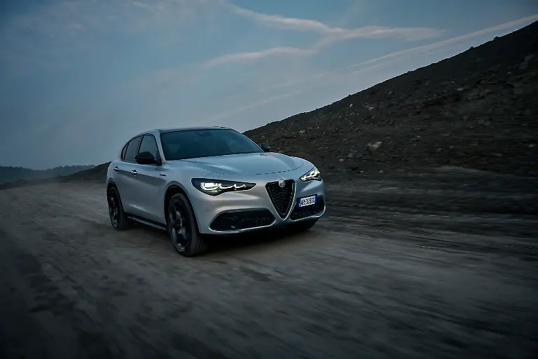 Alfa-newstelvio-dynamics-635903844ac51-635a57eaca4d9
