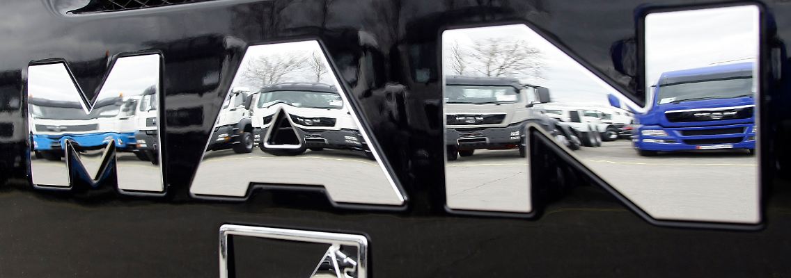 Komplett mit Chrom und Löwe: Schwere Lkw aus München.