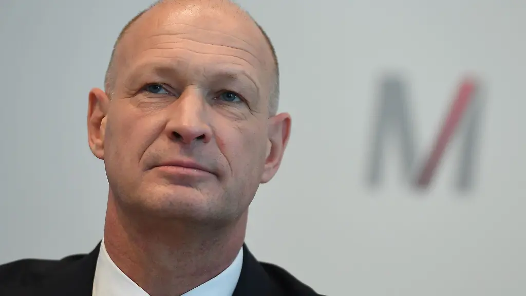 Der-Muenchner-Flughafenchef-Jost-Lammers-spricht-bei-einer-Pressekonferenz