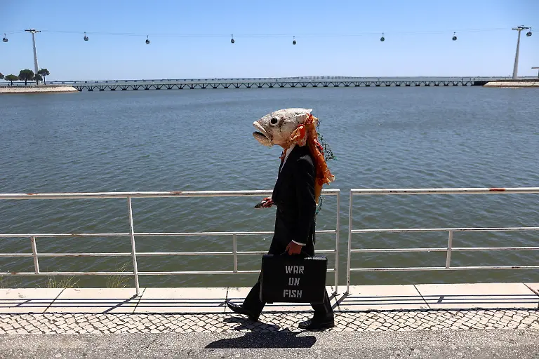 2022-06-27T131515Z-1124261469-RC2C0V98NP3D-RTRMADP-3-UN-OCEAN-PROTESTS