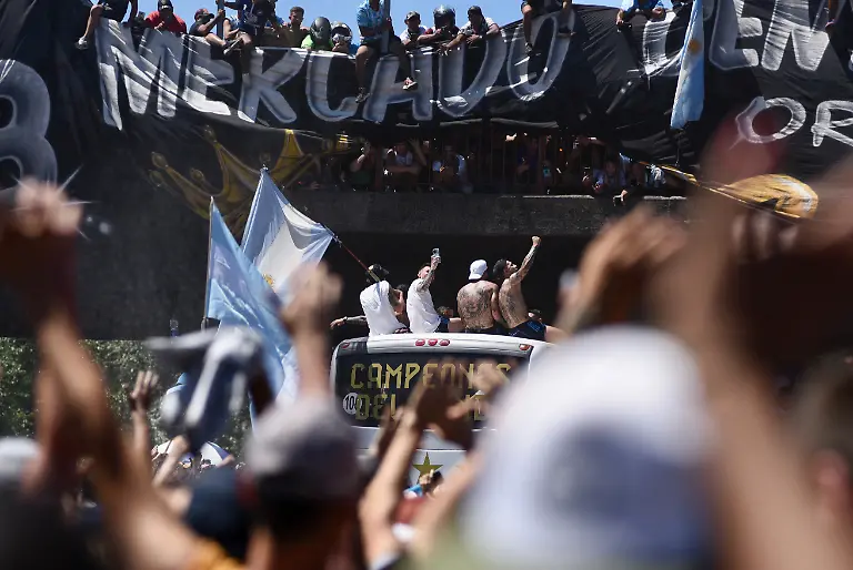 2022-12-20T211322Z-1620876548-UP1EICK1MY8BQ-RTRMADP-3-SOCCER-WORLDCUP-ARG