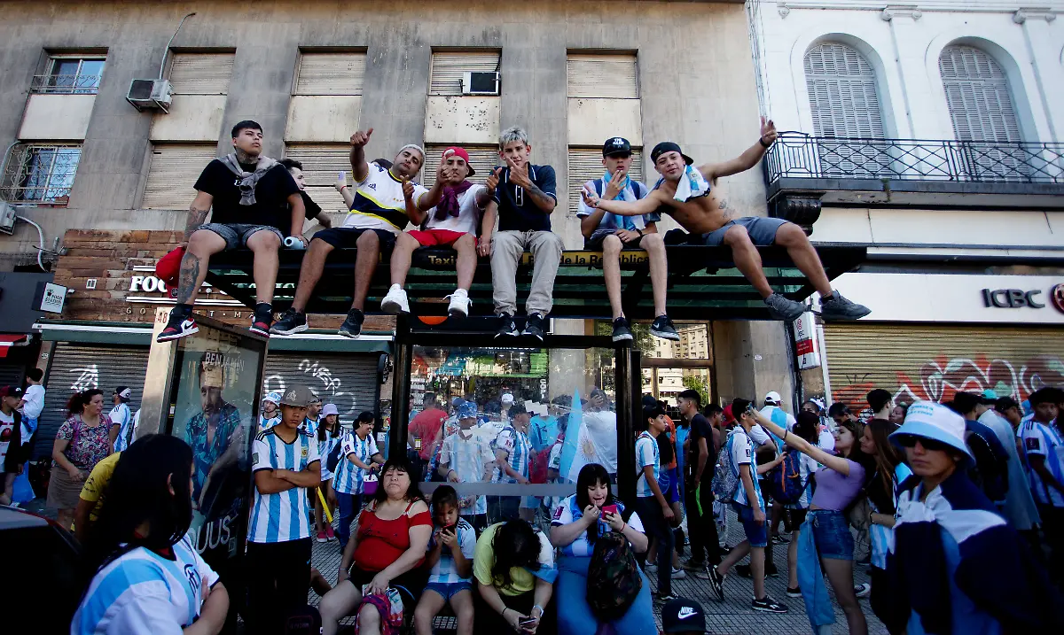 2022-12-20T133746Z-2142415580-UP1EICK11UV3C-RTRMADP-3-SOCCER-WORLDCUP-ARG