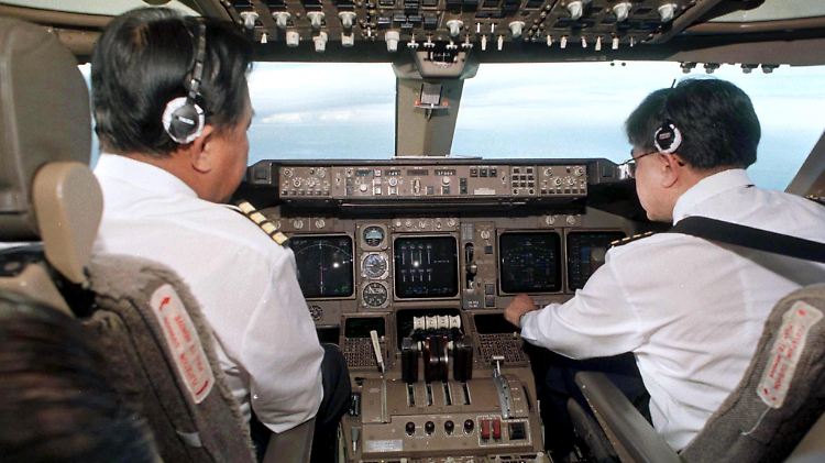 Im Cockpit einer 747: Risse will man hier keiner sehen (Archibild).