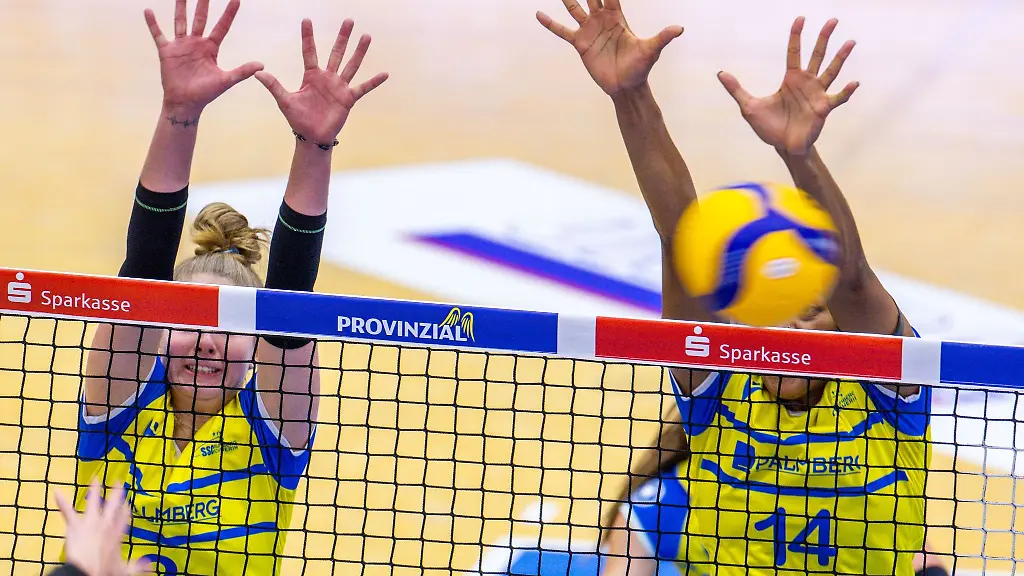 Pia-Kaestner-l-und-Jazmine-White-r-vom-SSC-Palmberg-Schwerin