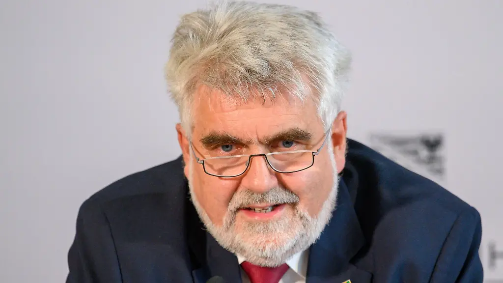 Armin-Willingmann-SPD-Minister-fuer-Energie-in-Sachsen-Anhalt-spricht