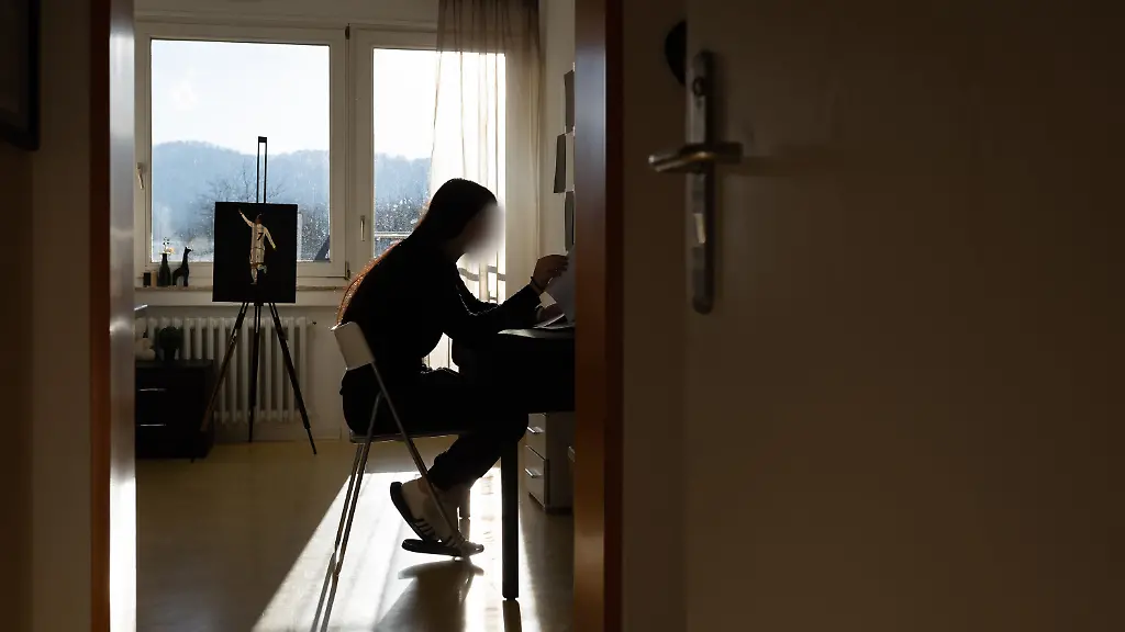 0f2713ad7e7e47d3f2a70532d3cd6928