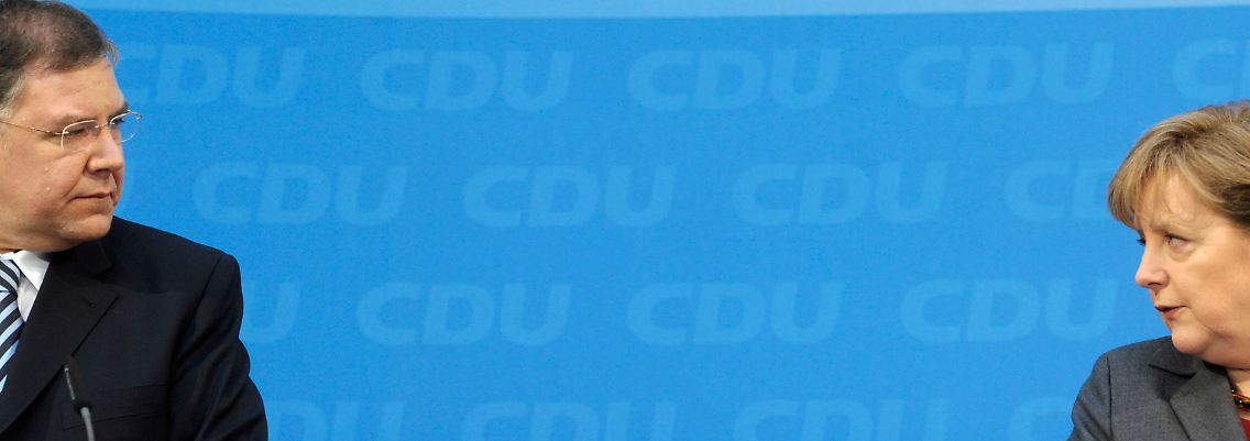 Ahlhaus und Merkel suchen nach Gründen für die Niederlage: von Beust, die Grünen und spezifische Hamburger Themen.