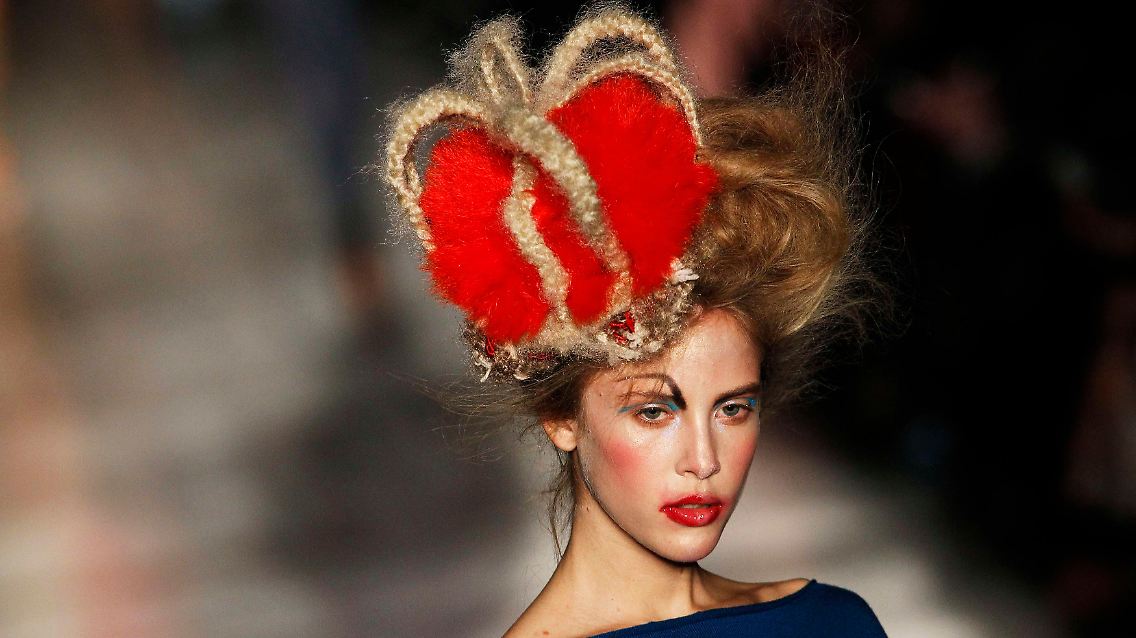 2011-02-20T203812Z_01_SLP123_RTRMDNP_3_FASHION-BRITAIN-LONDON.JPG6121138538174550441.jpg
