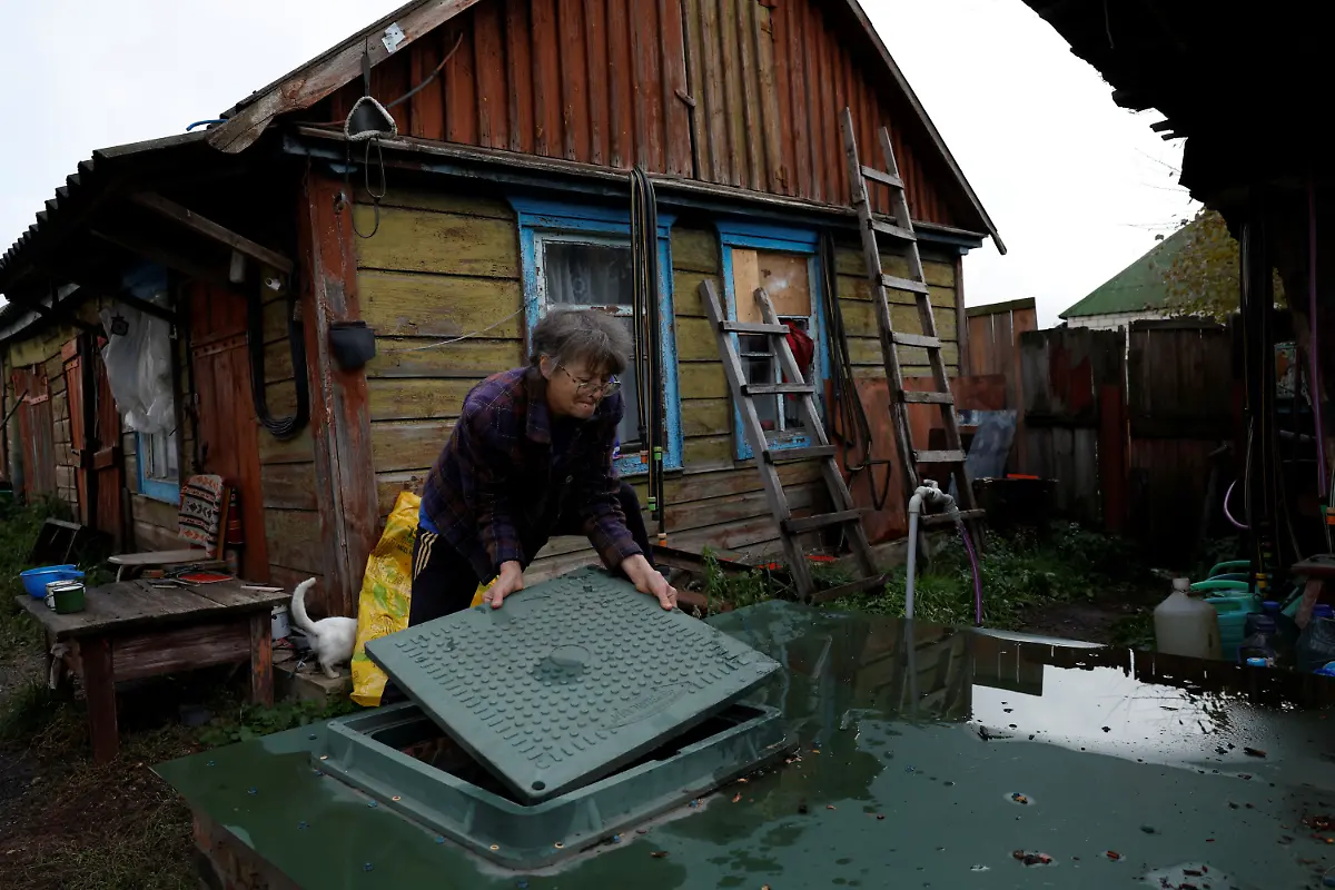 2022-12-08T100951Z-42525847-RC2W4X9MJIQS-RTRMADP-3-UKRAINE-CRISIS-MISSING