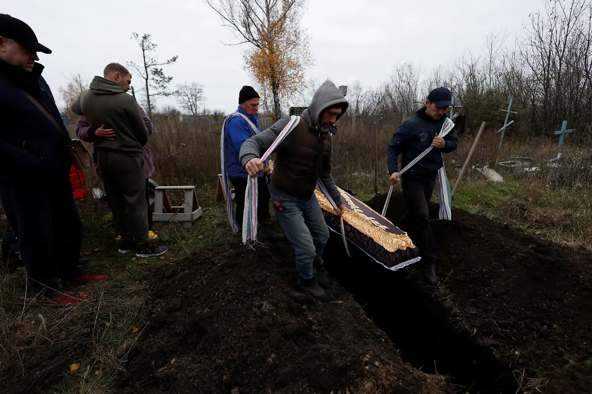 2022-12-08T101004Z-2070402584-RC2AEX9WKA1H-RTRMADP-3-UKRAINE-CRISIS-MISSING