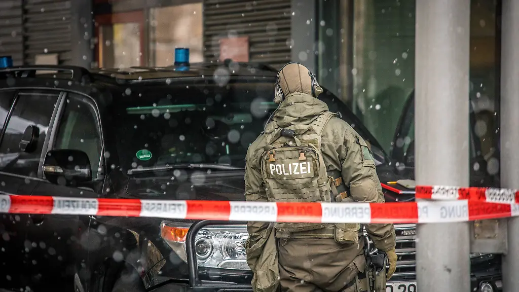 cea40fbfa08e228336bc289e1498e7d6