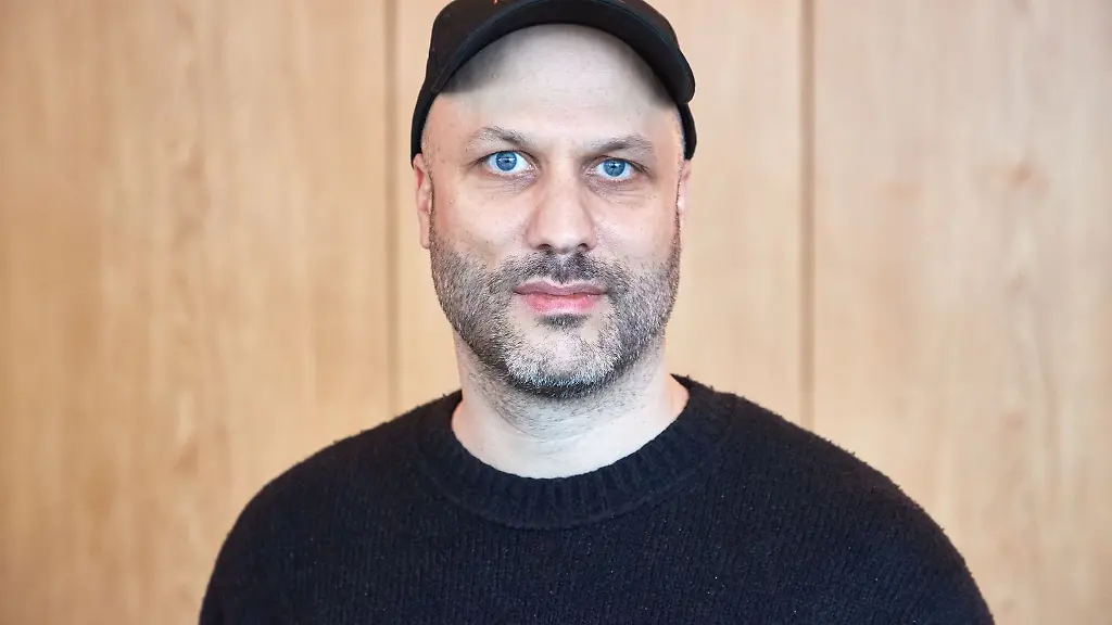 Regisseur-Tobias-Kratzer-nimmt-in-der-Staatsoper-an-einer-Pressekonferenz-zur-kuenftigen-Opern-Intendanz-teil