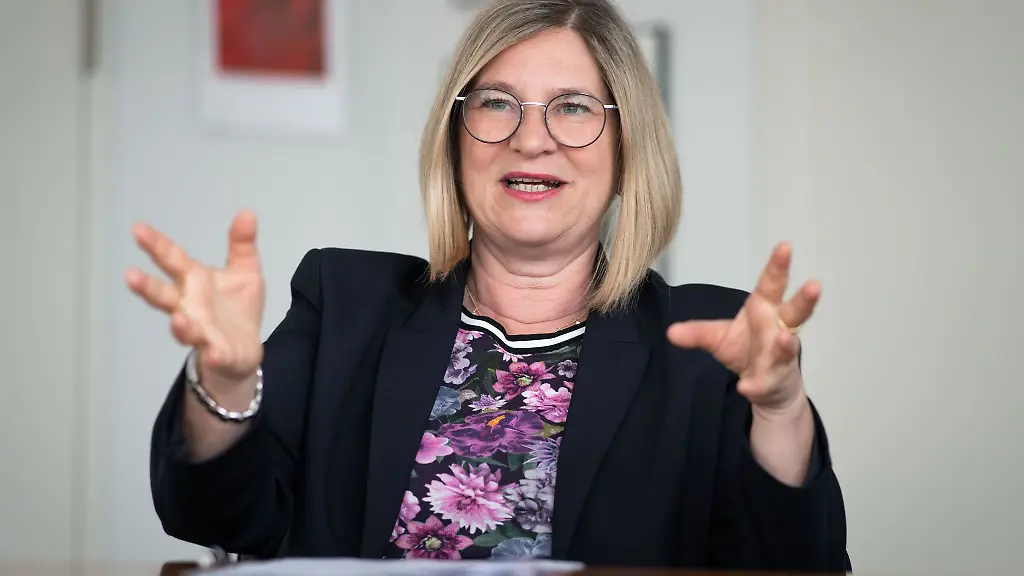 Sabine-Nikolaus-Vorstandsvorsitzende-der-Chemieverbaende-Rheinland-Pfalz