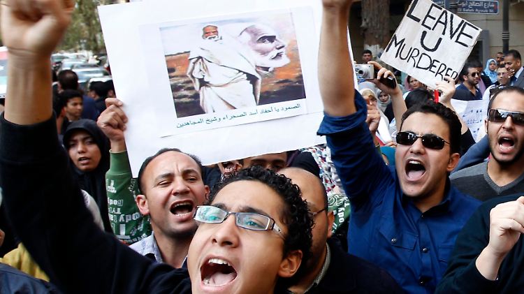 Junge Ägypter solidarisieren sich mit den Protesten in Libyen.