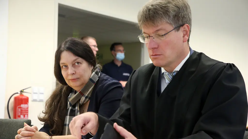 Im-Oktober-sass-die-Richterin-Birgit-Malsack-Winkemann-mit-ihrem-Anwalt-im-Verwaltungsgericht-denn-die-Ex-AfD-Abgeordnete-sollte-in-den-Ruhestand-versetzt-werden