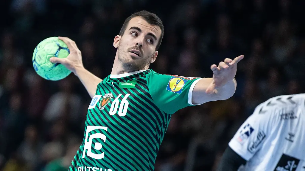 Handballprofi-Milos-Vujovic-von-Bundesligist-Fuechse-Berlin-in-Aktion