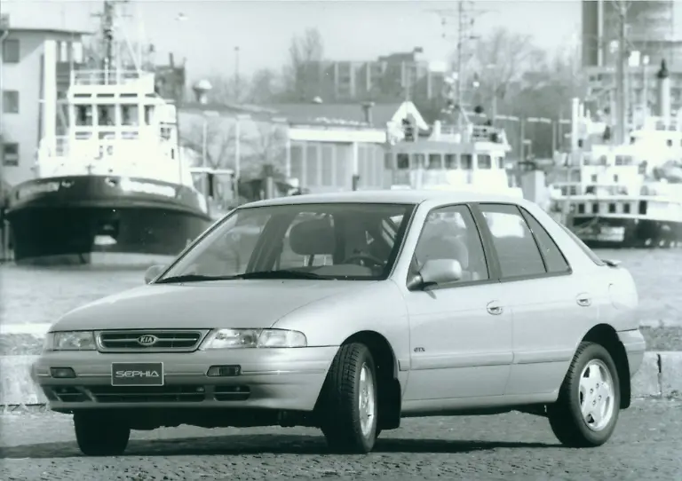 02KiaSephia1993erstesModellinDeutschlandQuelleKia