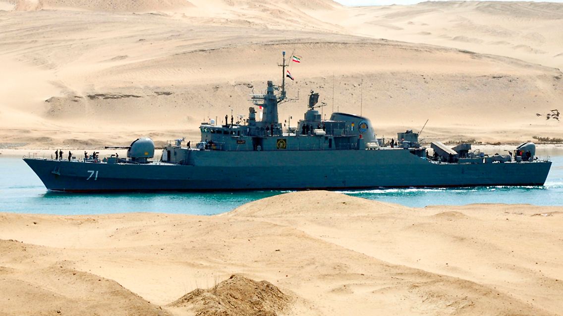 Das iranische Schiff bei der Passage.