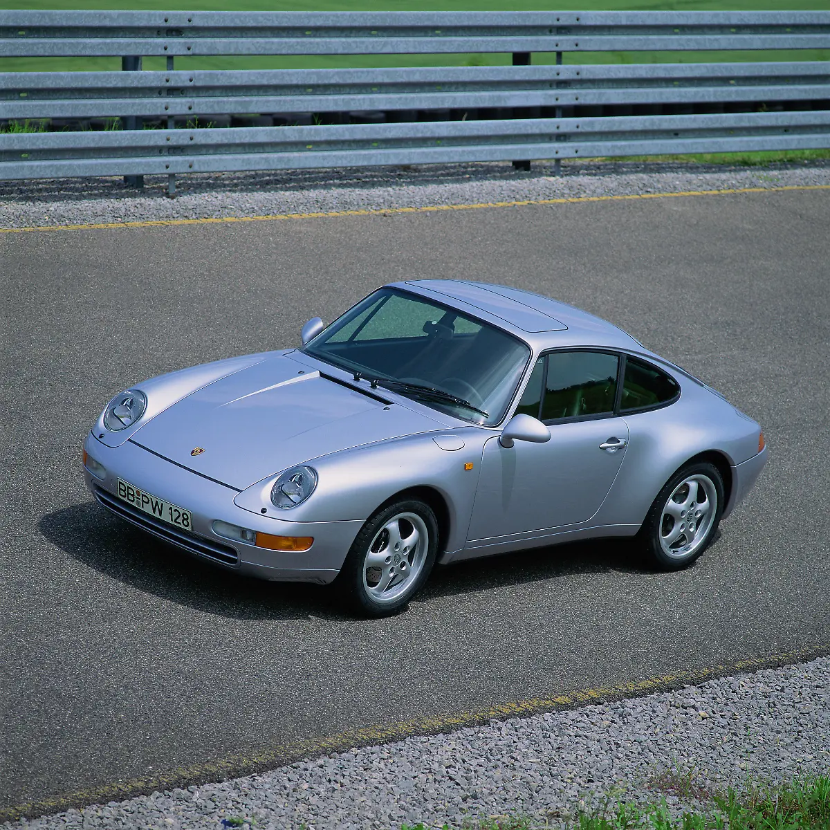 08-Porsche-911-Carrera-Baureihe-993-Quelle-Porsche-AG