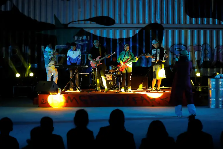 2022-12-02T030251Z-1233753060-RC2MNW9E0B27-RTRMADP-3-CHINA-AUTISM-BAND