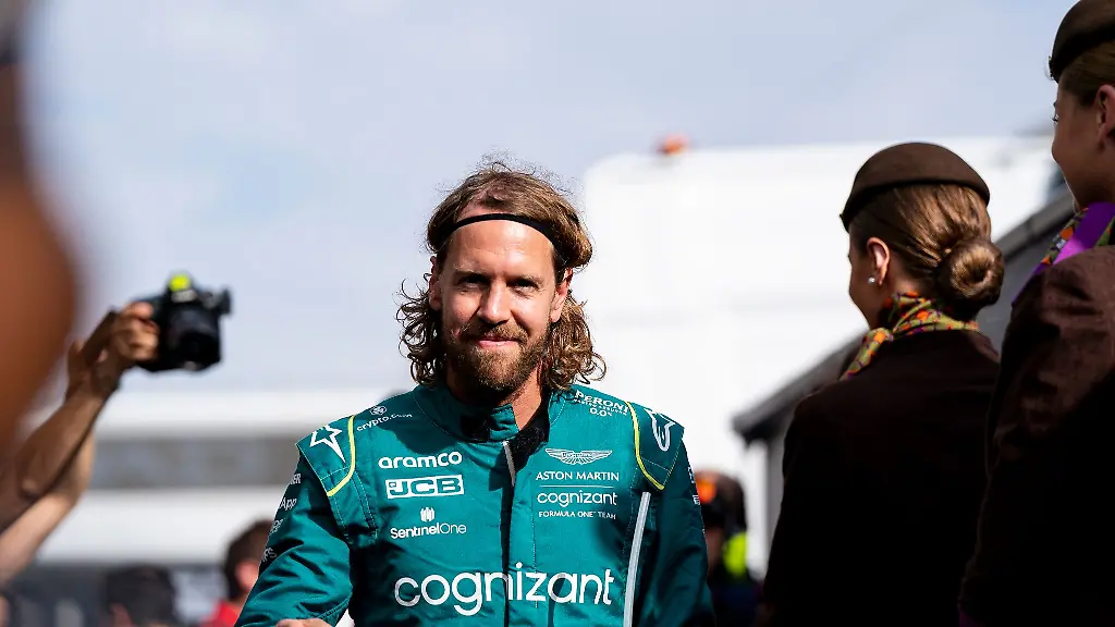 Rennfahrer-Sebastian-Vettel-vor-seinem-letzten-Rennen-beim-Grossen-Preis-von-Abu-Dhabi