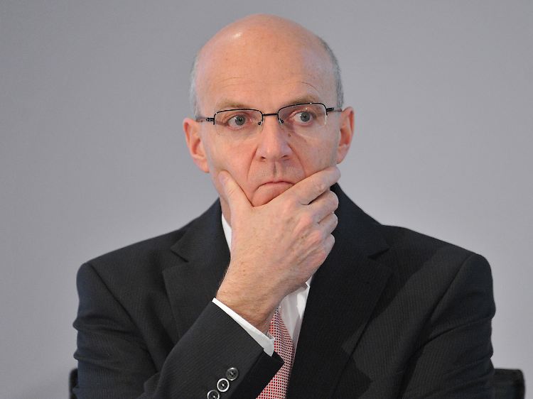Der Chef der Sparte Diesel & Turbo, Klaus Stahlmann, legt alle seine Ämter nieder.