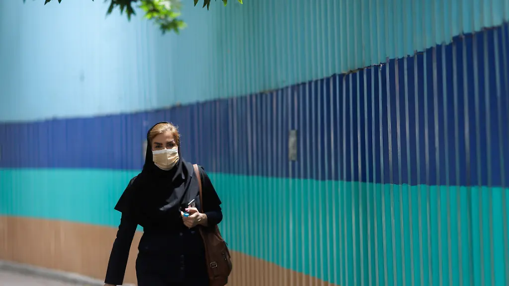 2021-05-26T120055Z-1915638609-RC2ONN95PWIS-RTRMADP-3-IRAN-DAILY-LIFE