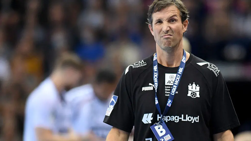 Hamburgs-Trainer-Torsten-Jansen-verzieht-das-Gesicht