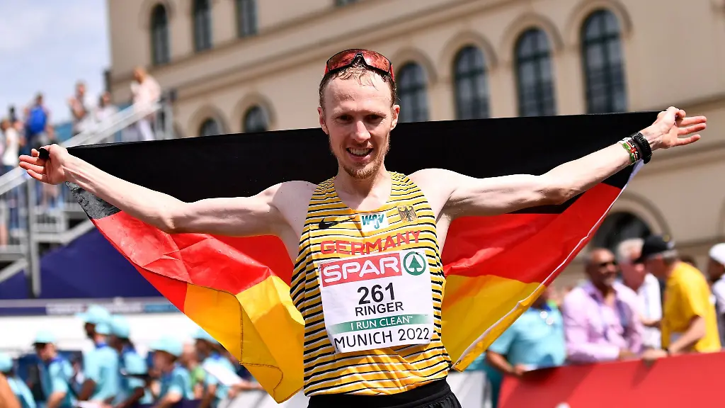 Der-deutsche-Marathonlaeufer-Richard-Ringer-gewinnt-das-Rennen