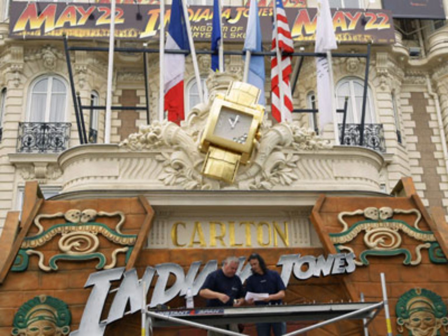 Wer das edle Carlton-Hotel in Cannes betreten will, kommt an "Indiana Jones" nicht vorbei.