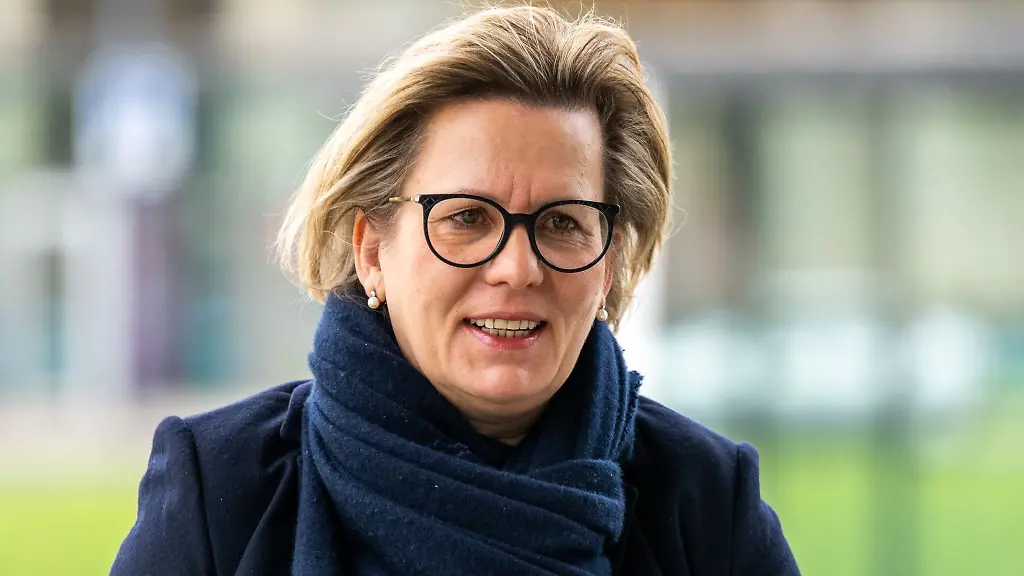 Barbara-Klepsch-Saechsische-Staatsministerin-fuer-Kultur-und-Tourismus