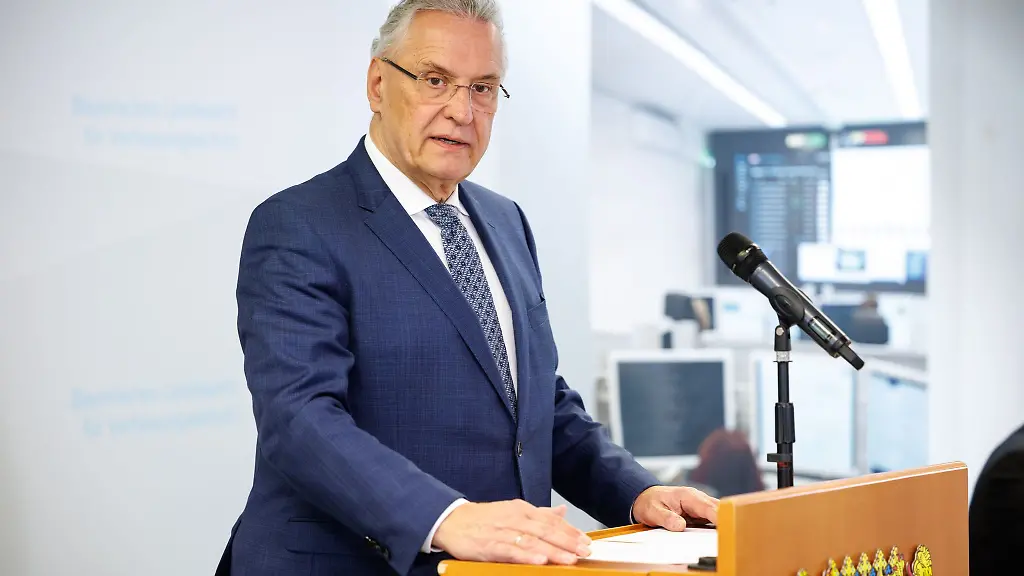 Joachim-Herrmann-CSU-spricht