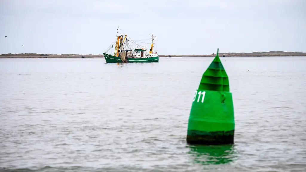 Ein-Krabbenkutter-auf-See
