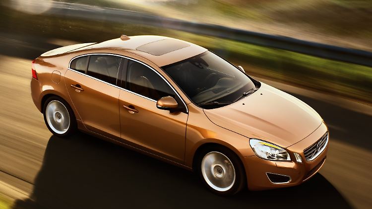 Geht auch sparsamer: Der S60 kommt als Drive-Version auf 4,3 Liter Verbrauch.