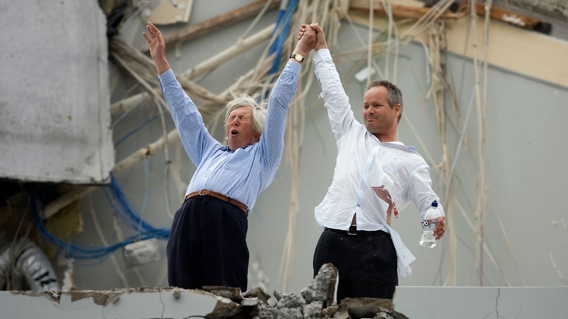 2011-02-23T064049Z_01_MPT10_RTRMDNP_3_NEWZEALAND-QUAKE.JPG8904160404461117766.jpg