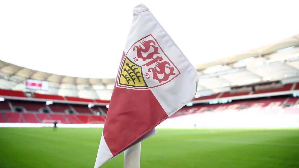 Blick-in-das-Stadion-mit-einer-Eckfahne-mit-dem-Wappen-des-VfB-Stuttgarts