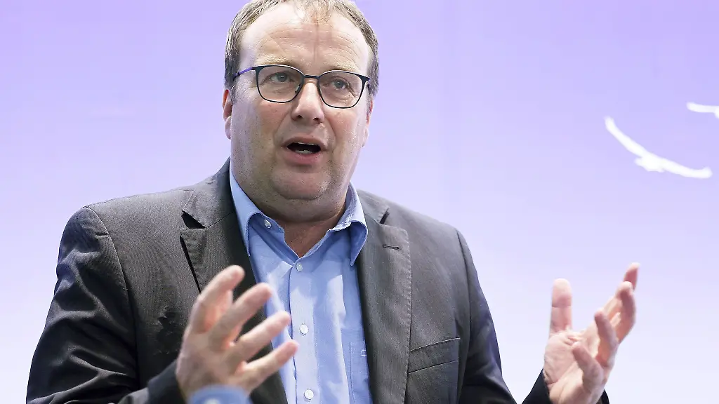 Oliver-Krischer-Gruene-Umweltminister-in-Nordrhein-Westfalen-spricht