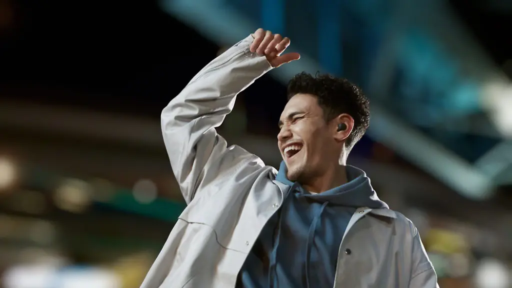 LinkBudsS-B-3-Noise-Cancelling-2-8000-Large-landscape-2000x700