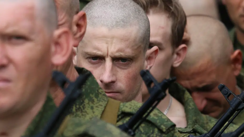 2022-09-27T142514Z-1062634972-RC2OPW9D97QY-RTRMADP-3-UKRAINE-CRISIS-MOBILISATION-CRIMEA