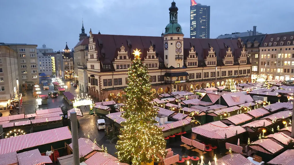 Blick-auf-den-Leipziger-Weihnachtsmarkt