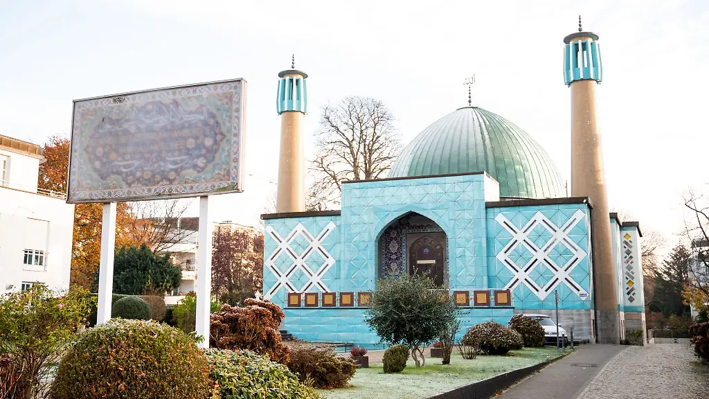 Blick-auf-das-Islamische-Zentrum-Hamburg-IZH