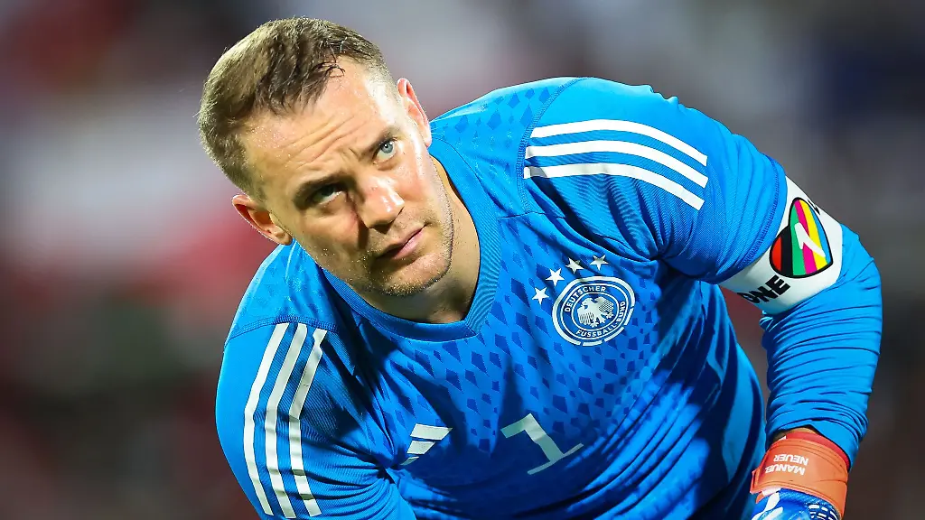 DFB-Kapitaen-Manuel-Neuer-mit-der-One-Love-Kapitaensbinde