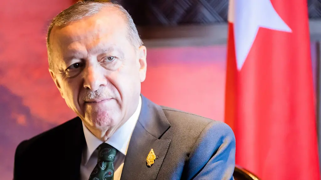 Es-muss-entschieden-werden-wie-viele-Kraefte-sich-von-den-Bodentruppen-beteiligen-muessen-und-dann-werden-Schritte-unternommen-Praesident-Recep-Tayyip-Erdogan