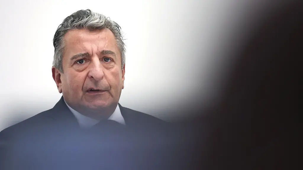 Sachsen-Anhalts-Landtagspraesident-Gunnar-Schellenberger-waehrend-einer-Pressekonferenz