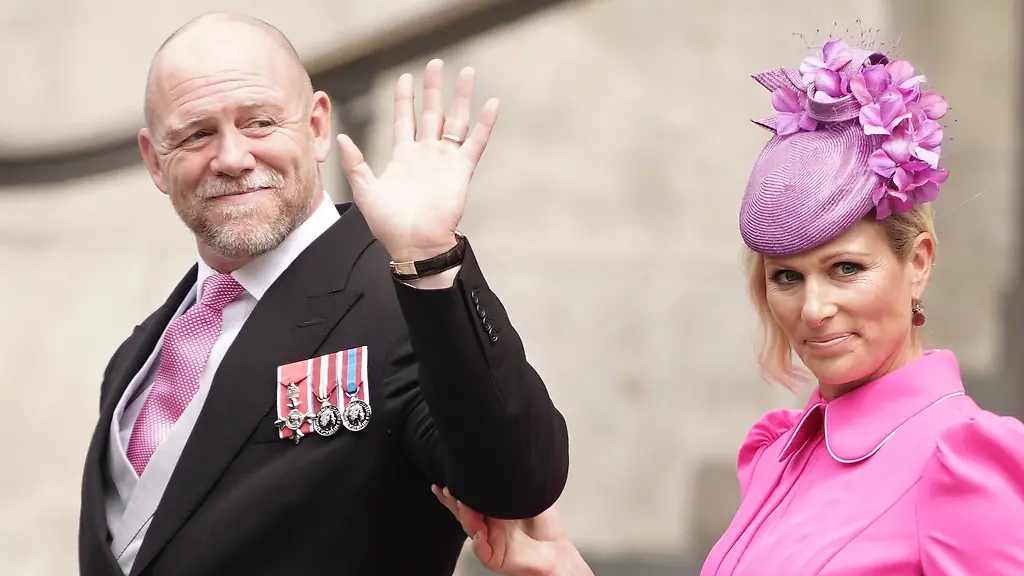 Zara-Tindall-r-die-Tochter-von-Prinzessin-Anne-und-Nichte-von-Koenig-Charles-und-ihr-Ehemann-Mike-Tindall-in-London