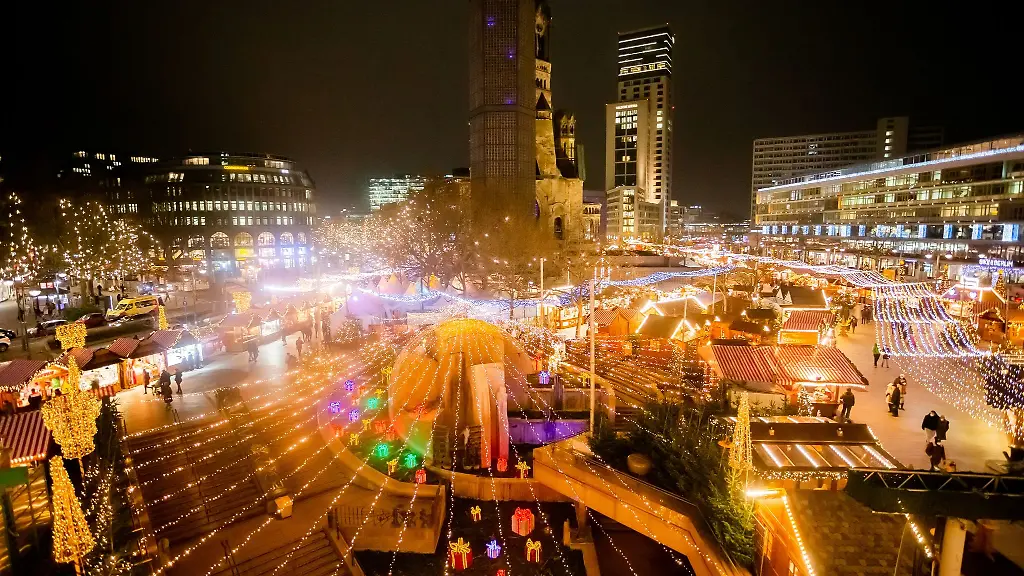 Der-Weihnachtsmarkt-an-der-Gedaechtniskirche-2021