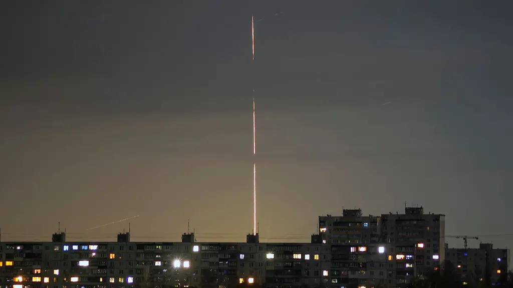 Eine-Rakete-startet-in-der-russischen-Region-Belgorod-in-Charkiw