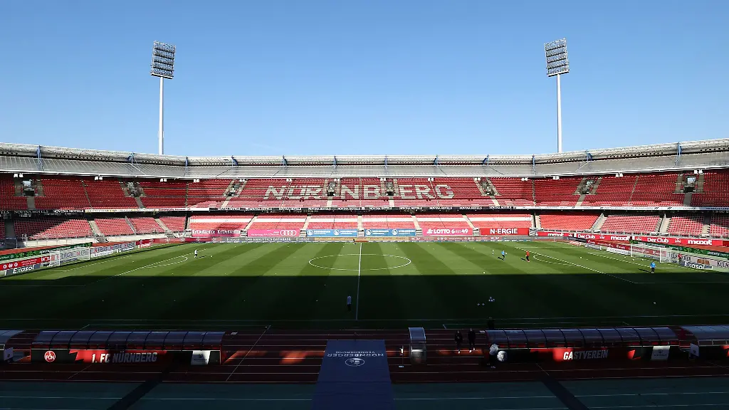 Blick-in-das-Stadion-vor-dem-Spiel